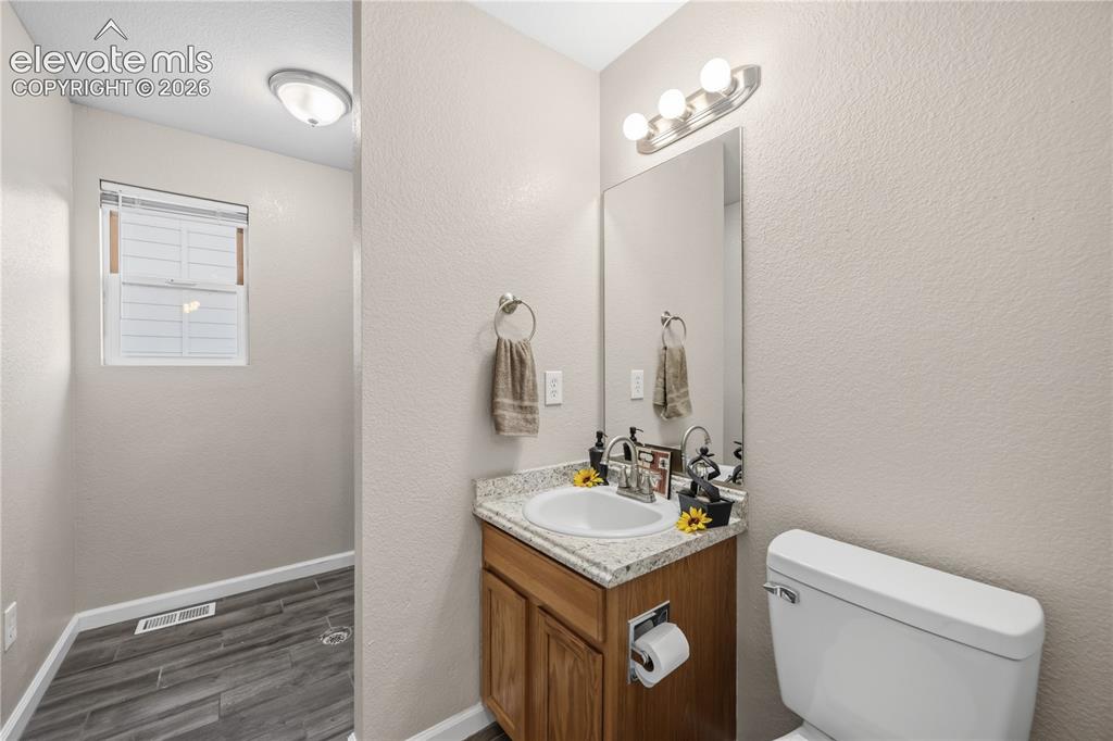 Image 13 of 45: Bathroom