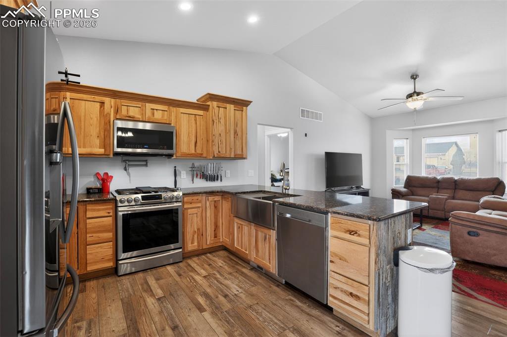 Image 13 of 33: No Description Available