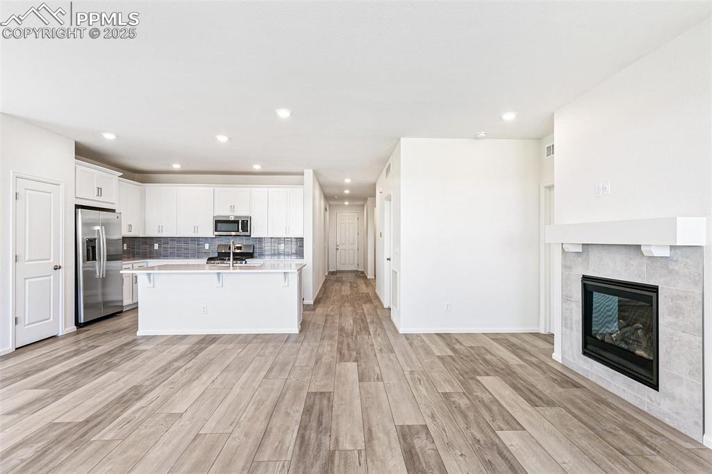 Image 2 of 32: Kitchen