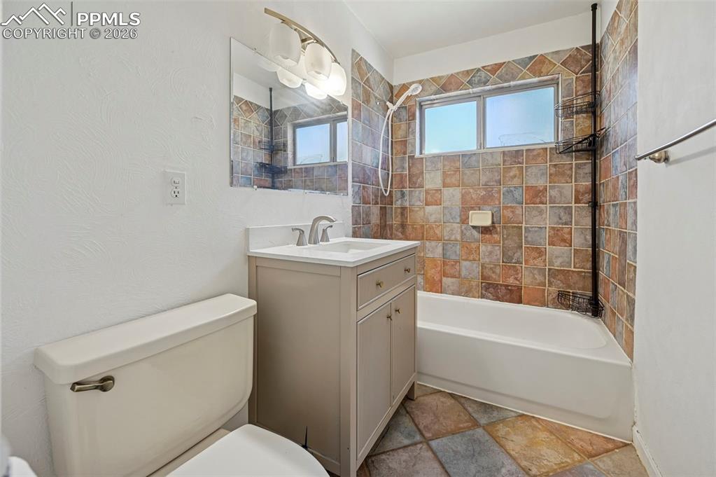 Image 16 of 30: MAIN LEVEL