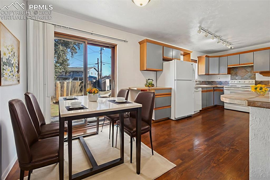 Image 5 of 30: virtually staged