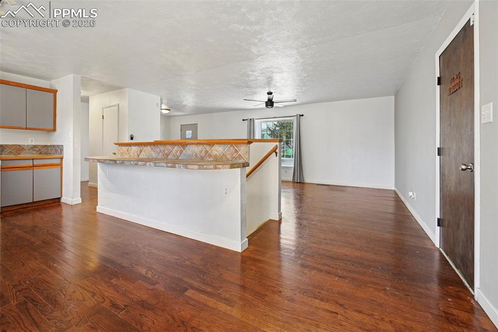 Image 9 of 30: Kitchen