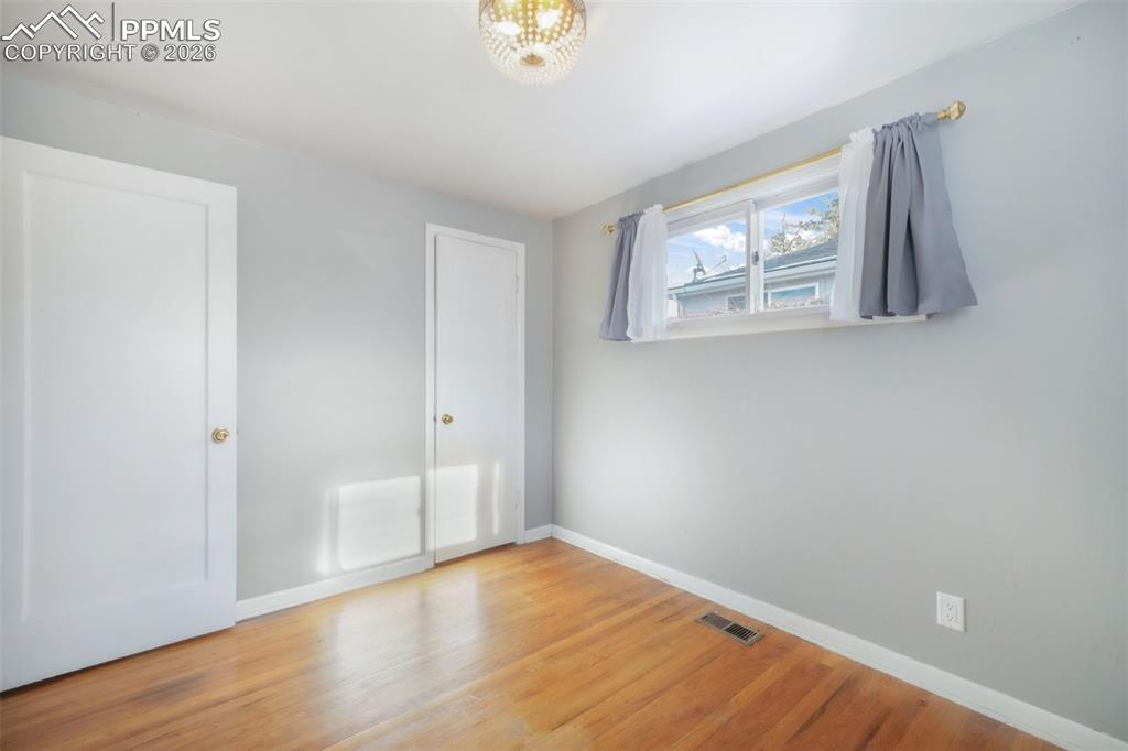 Image 27 of 46: Bedroom