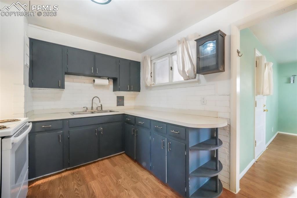 Image 8 of 46: Kitchen