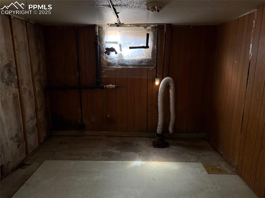 Image 12 of 20: Basement