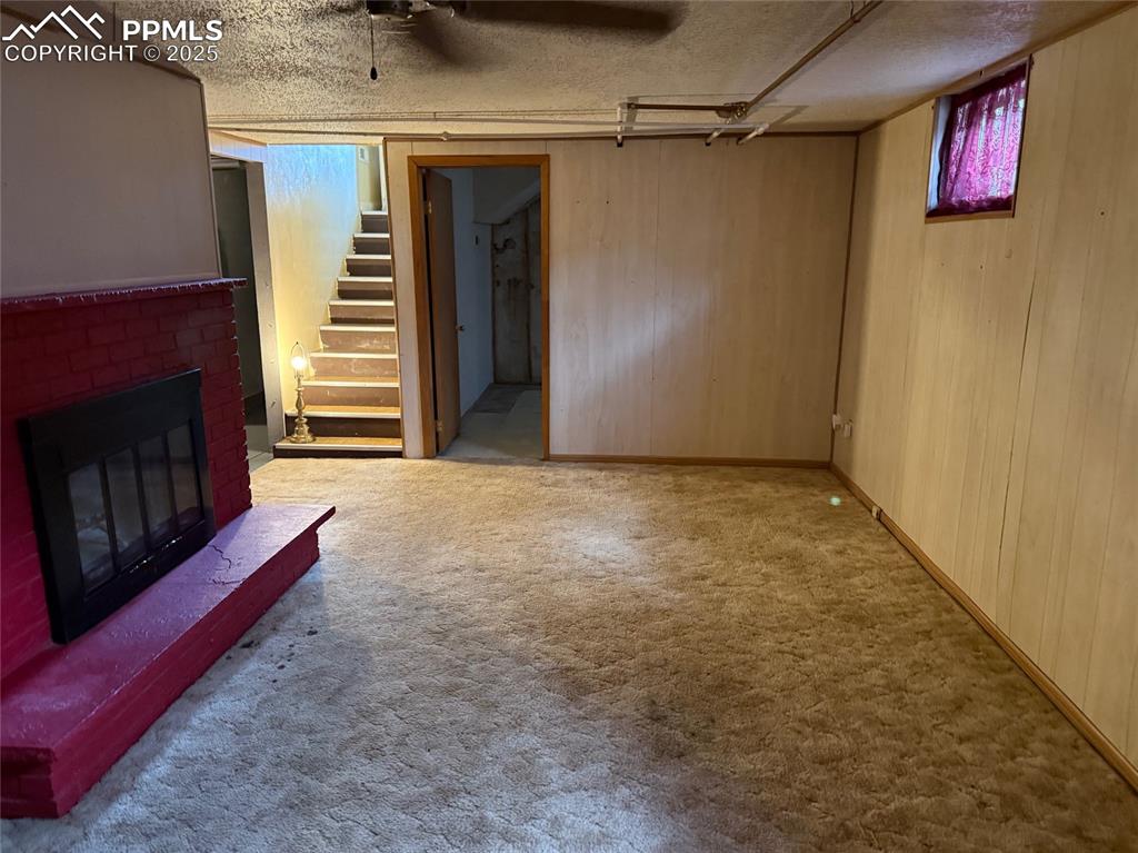 Image 13 of 20: Living Room