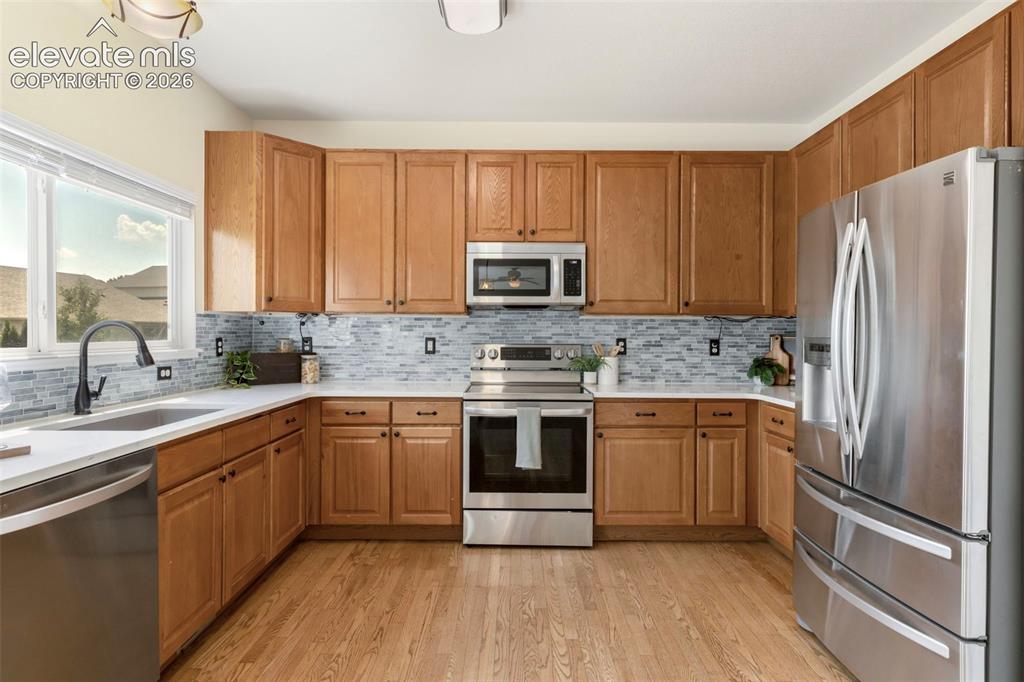 Image 15 of 44: Kitchen