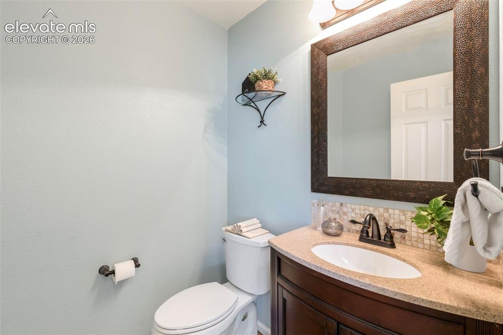 Image 17 of 44: Bathroom