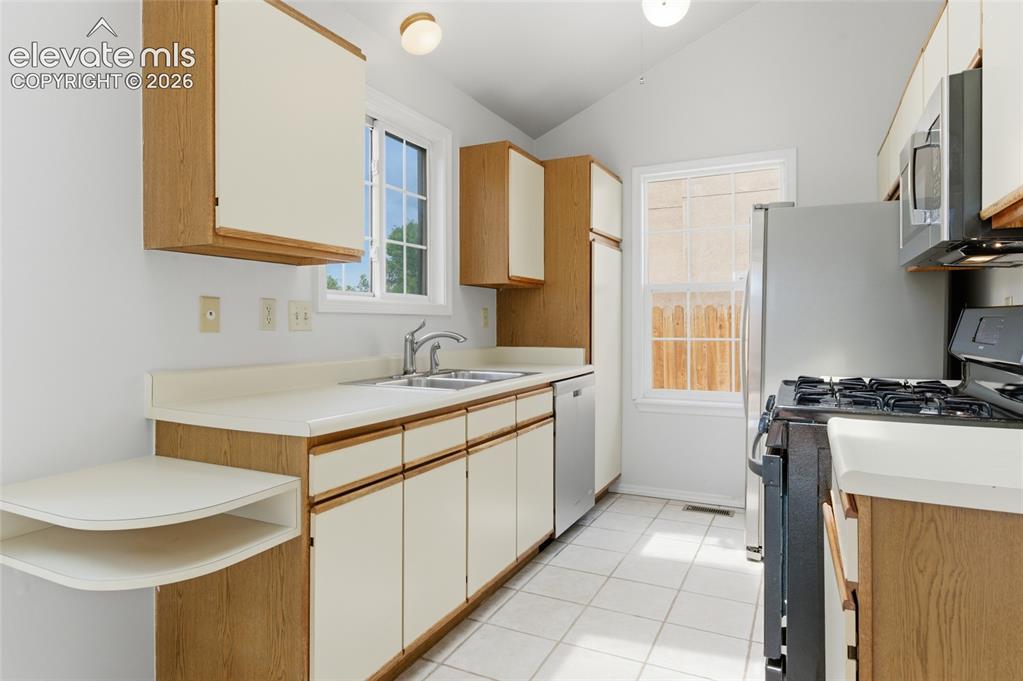 Image 11 of 34: Family Room