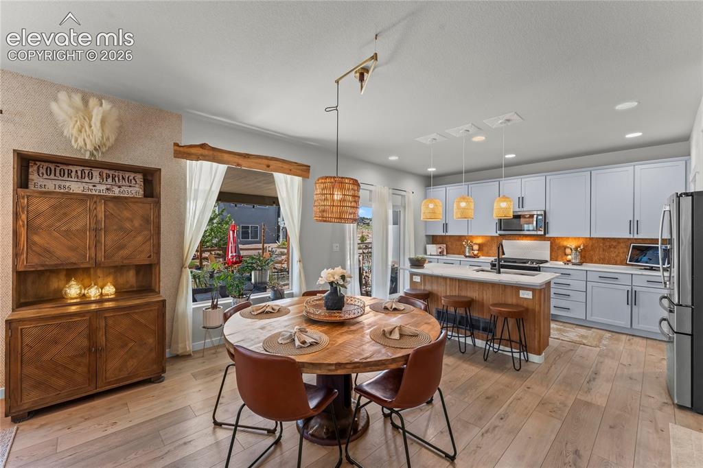 Image 11 of 44: Dining Area