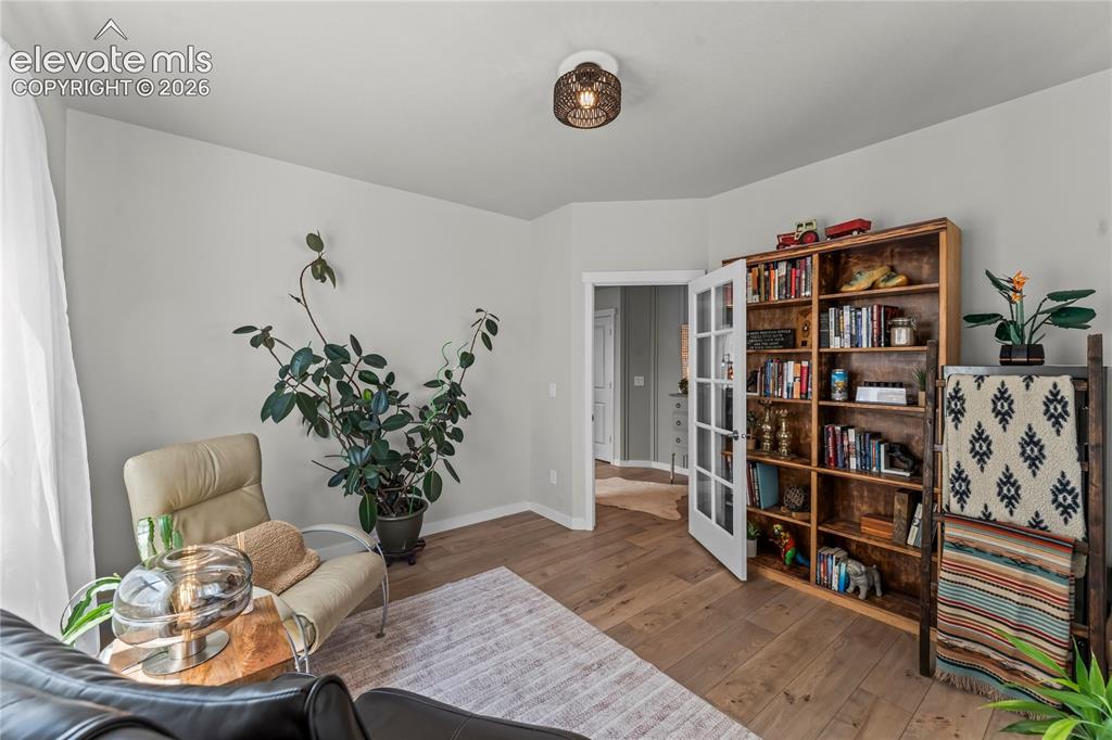 Image 4 of 44: Sitting Room
