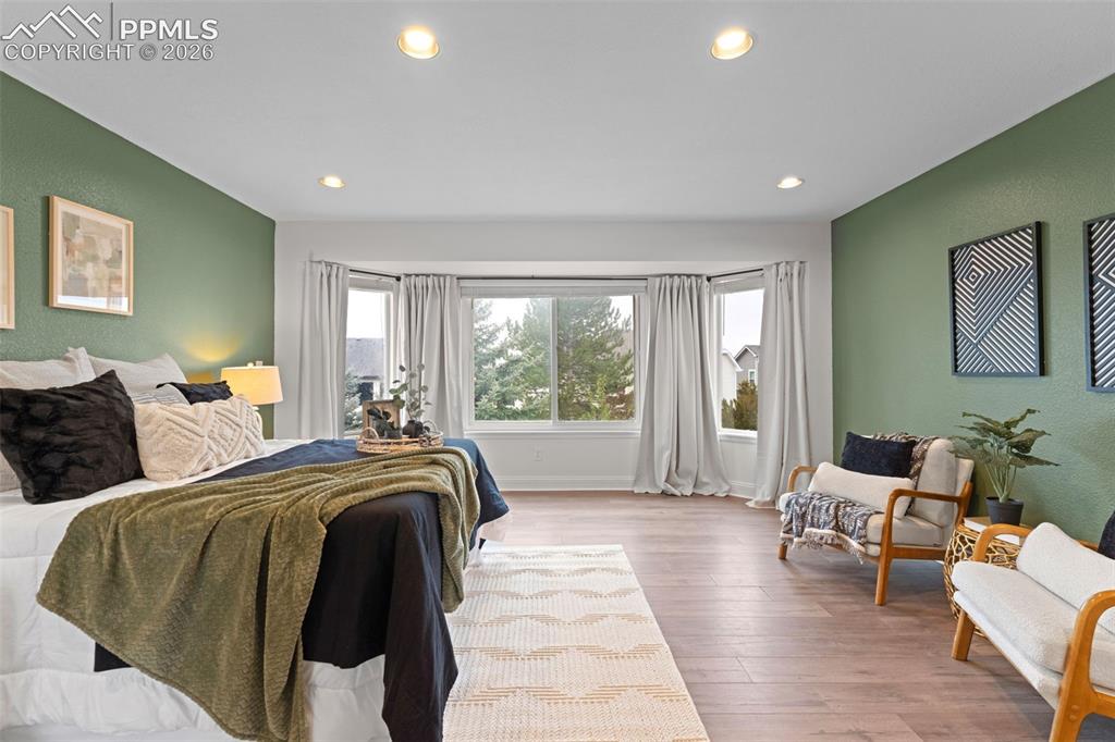 Image 5 of 50: Master Bedroom