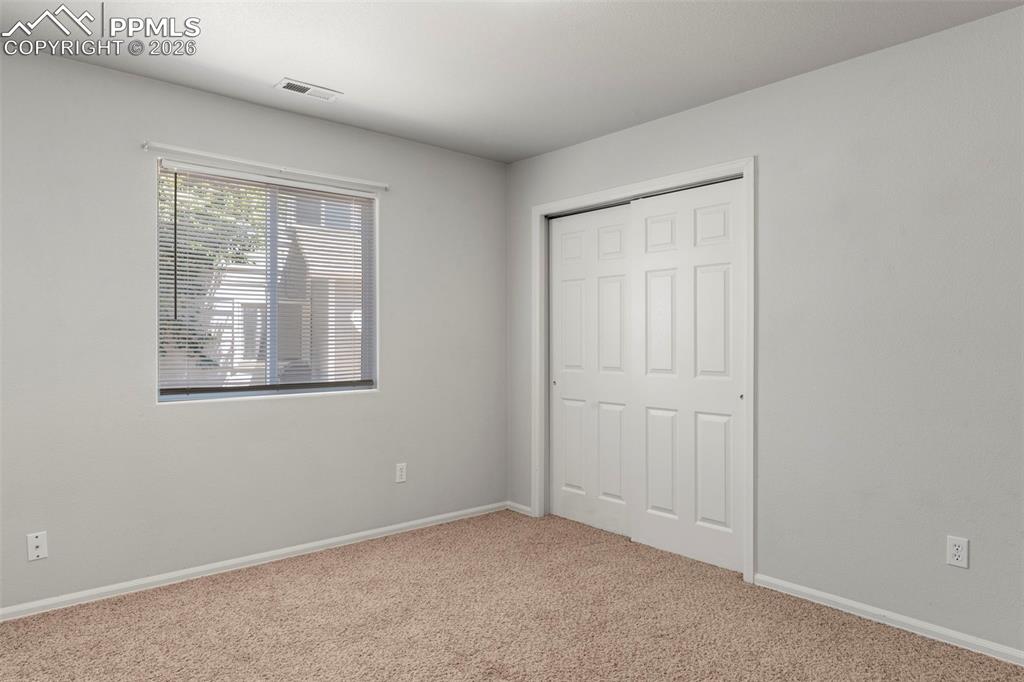 Image 10 of 14: Bedroom