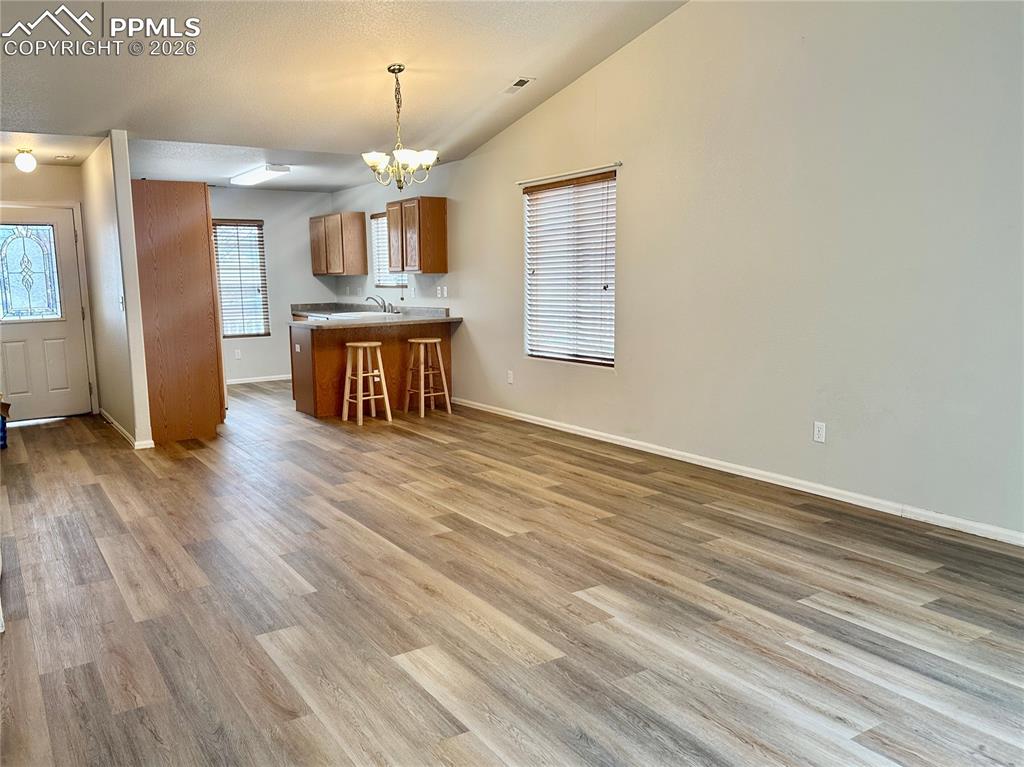 Image 4 of 14: Kitchen