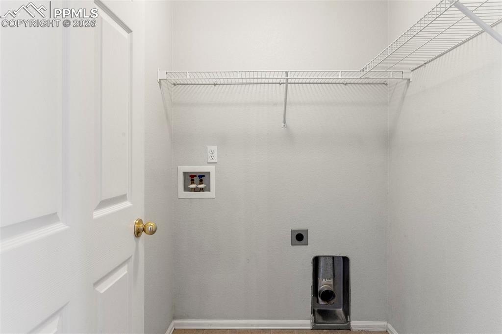 Image 9 of 14: Laundry