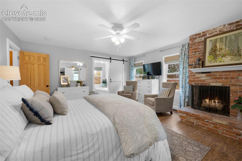 Image 19 of 50: Master Bedroom