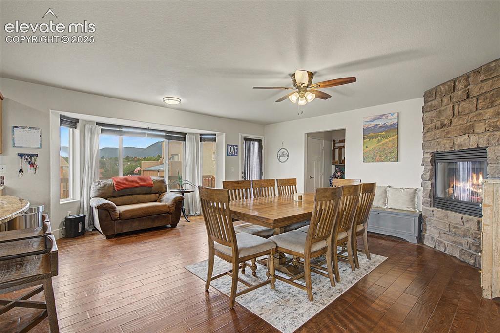 Image 13 of 37: Dining Area