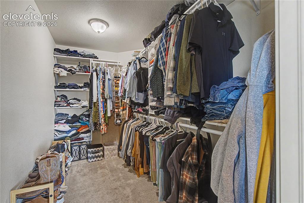 Image 19 of 37: Closet