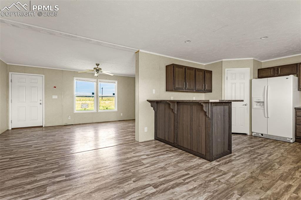 Image 8 of 23: Kitchen