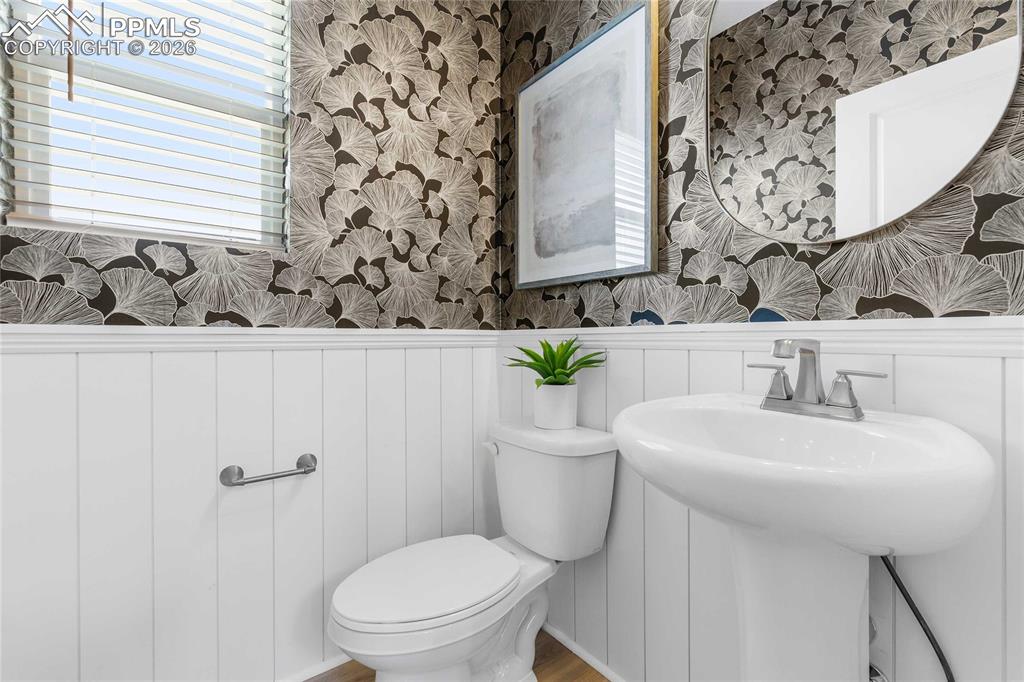 Image 18 of 25: Photos of a model home