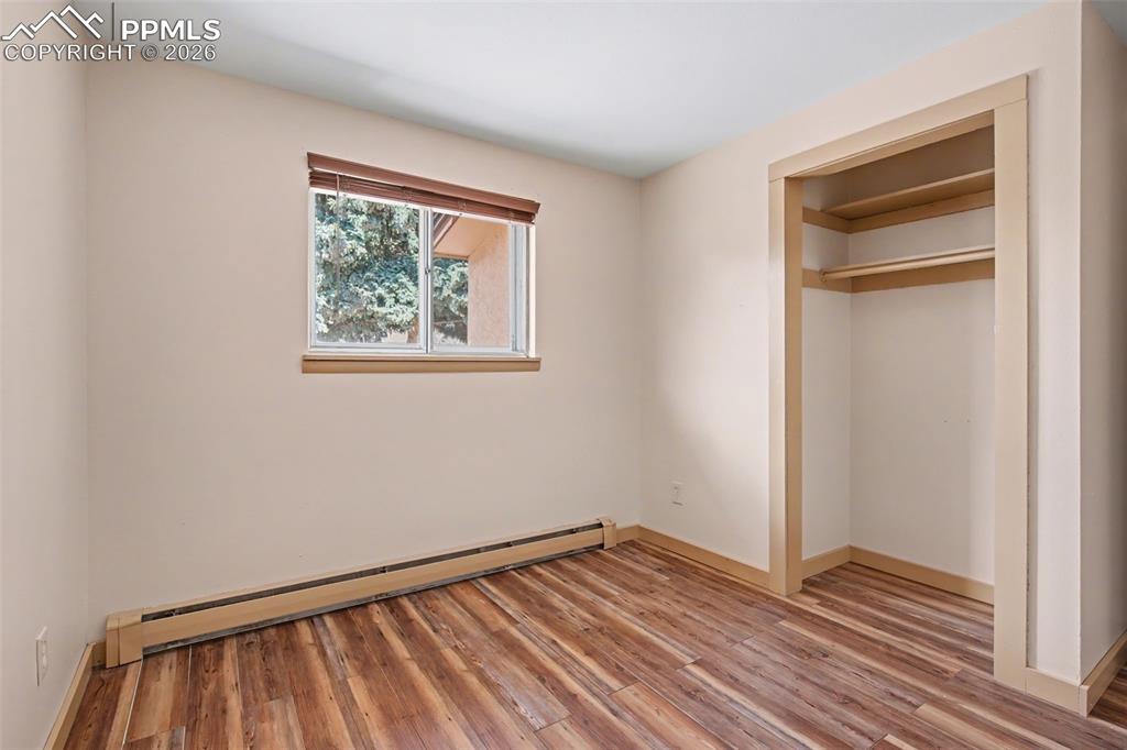 Image 9 of 17: Bedroom