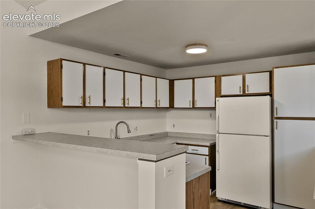 Image 6 of 27: Kitchen