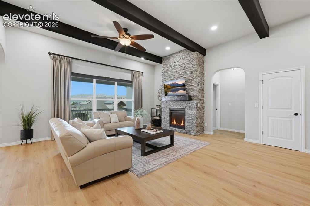 Image 14 of 49: Living Room