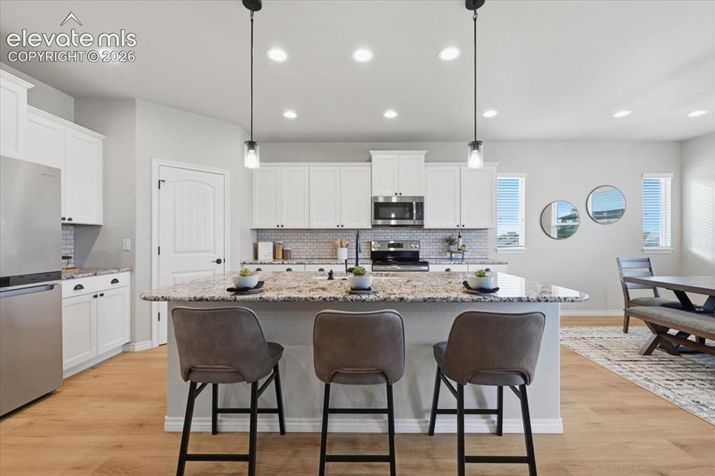 Image 19 of 49: Kitchen