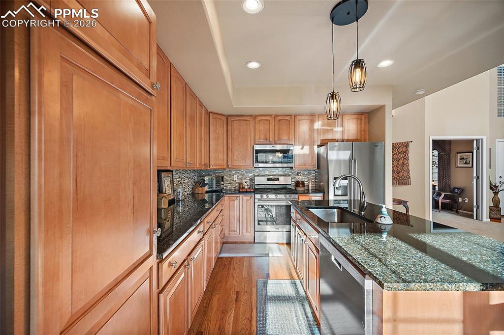 Image 11 of 49: New Pendent lighting. 