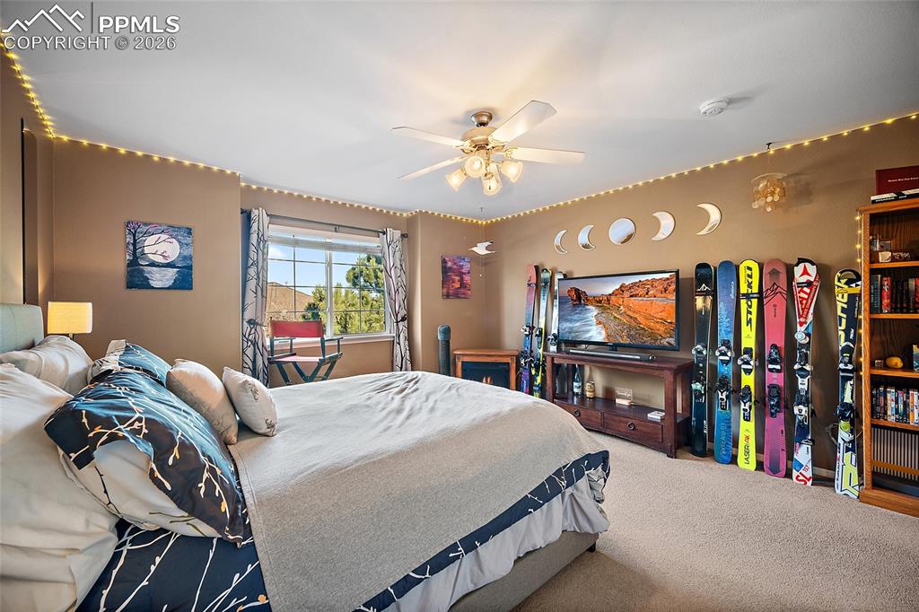 Image 23 of 49: Bedroom