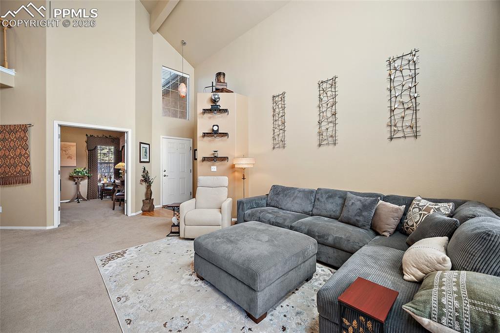 Image 8 of 50: Soaring ceilings makes this space live large!