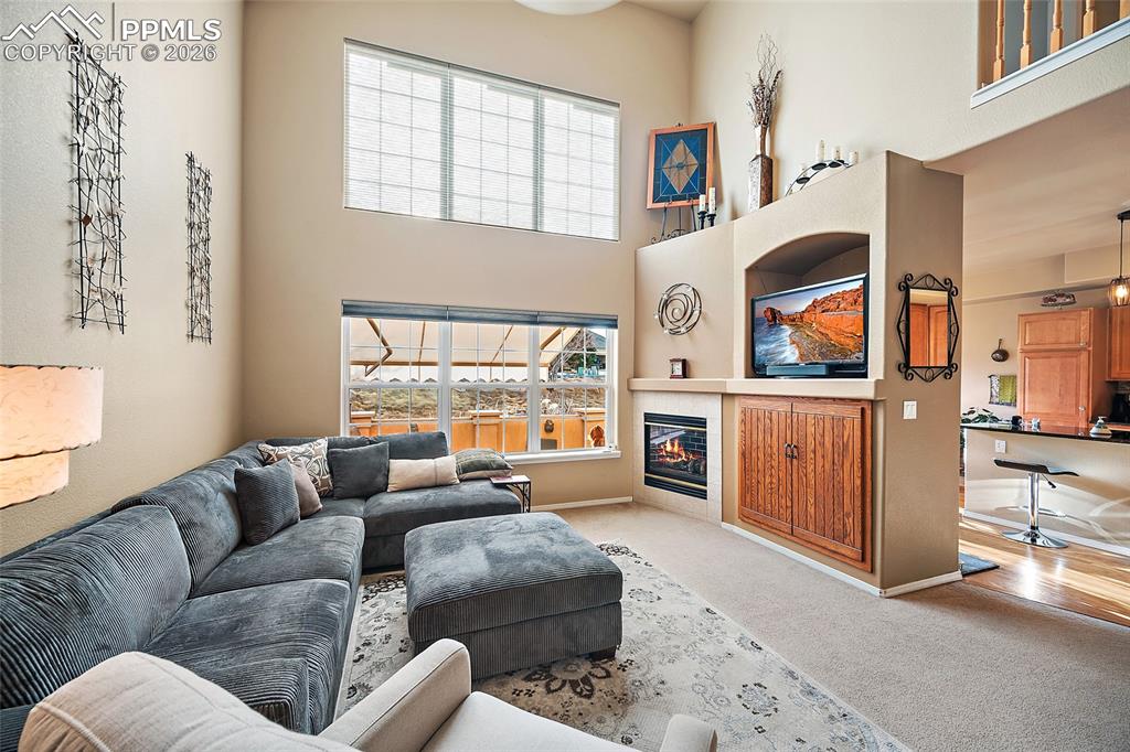 Image 9 of 50: Living Room