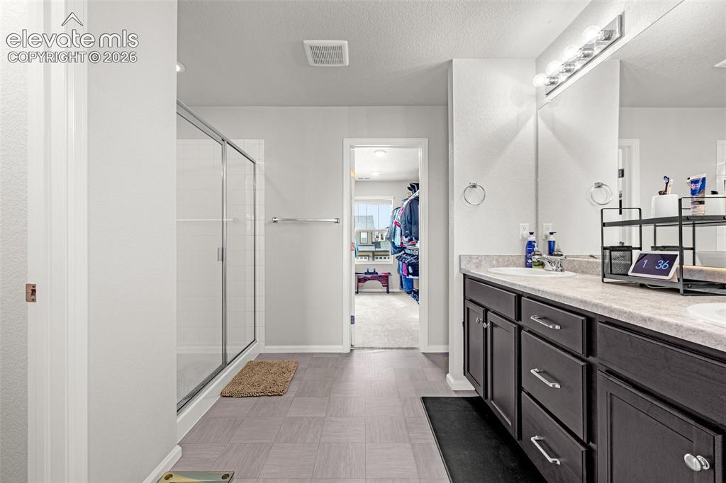 Image 18 of 35: Master Bathroom