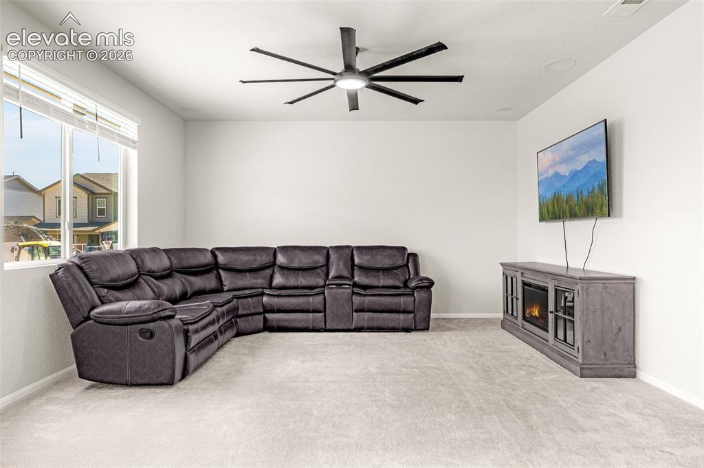 Image 4 of 35: Living Room