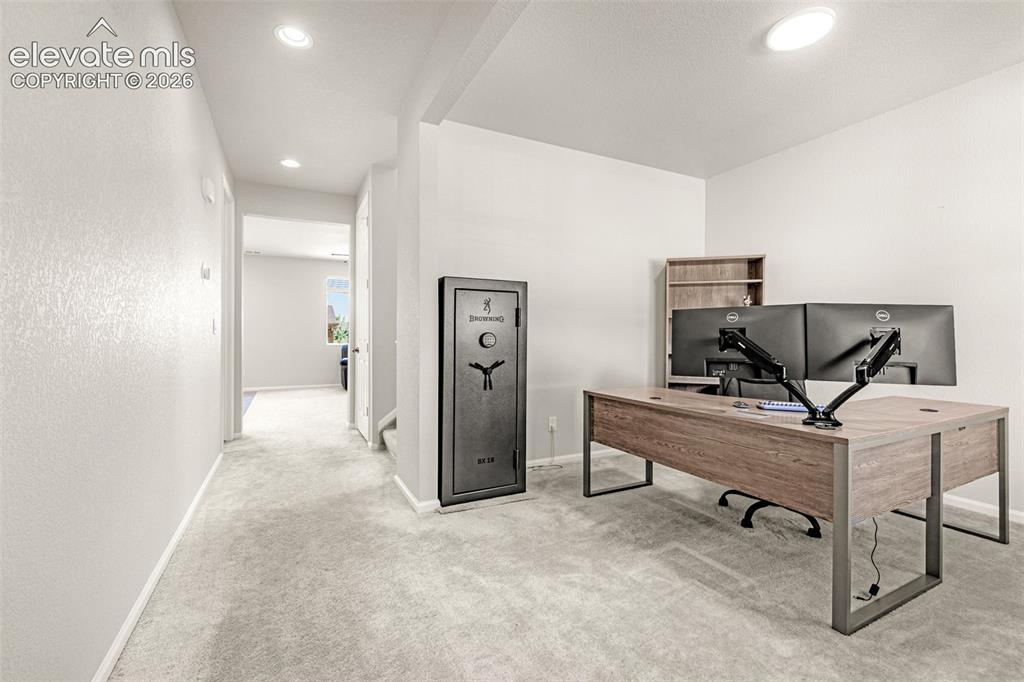 Image 9 of 35: Office