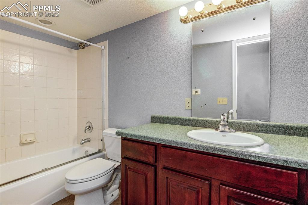 Listing 1988512, Image 24 of 32