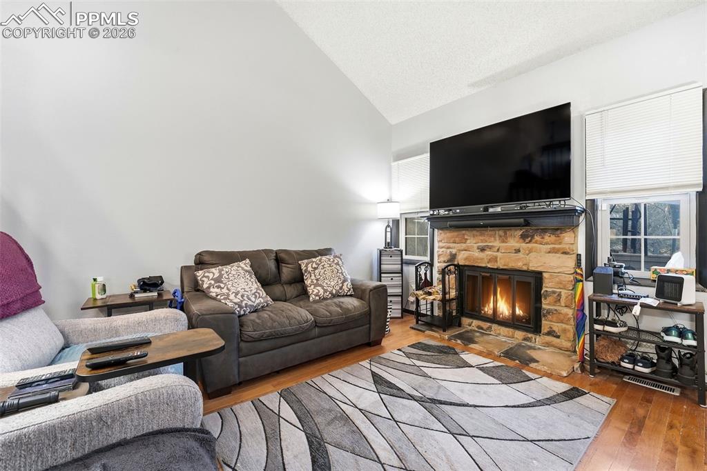 Image 11 of 36: Living Room