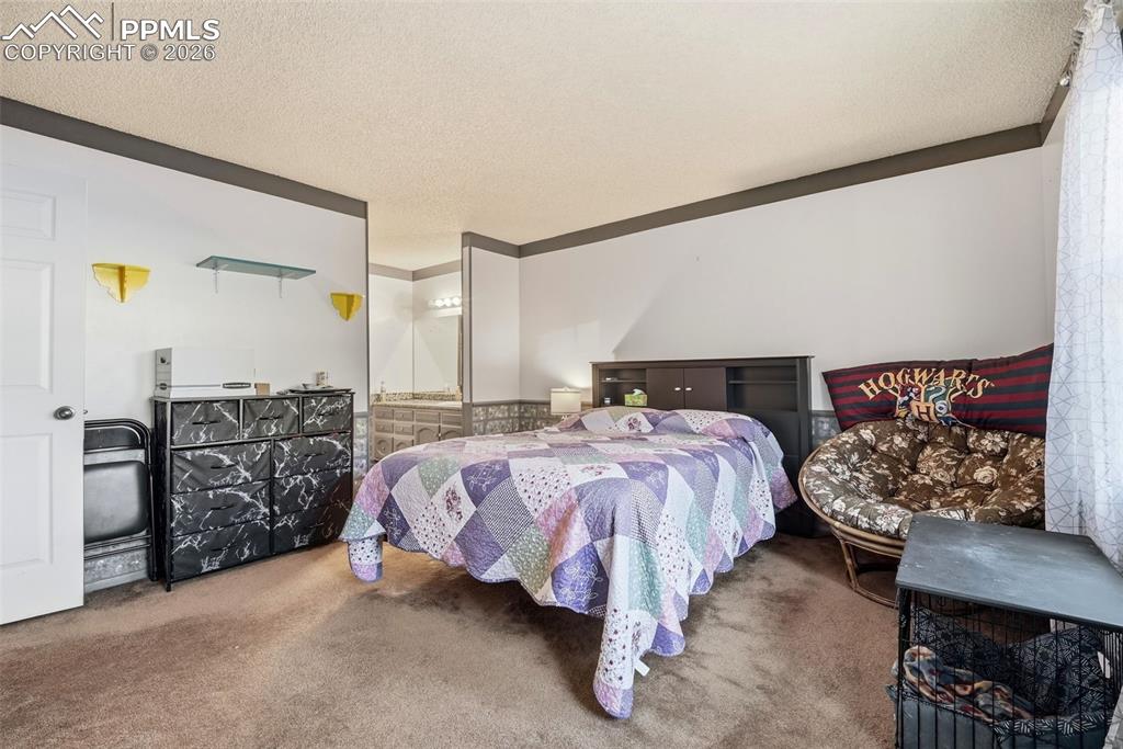 Image 13 of 36: Bedroom