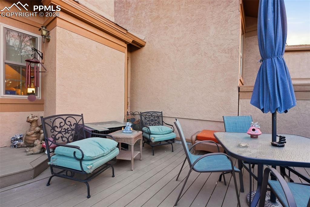 Image 29 of 36: Deck