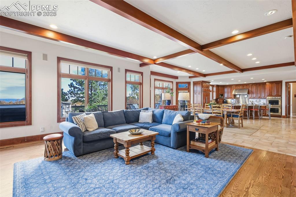 Image 19 of 50: Living Room