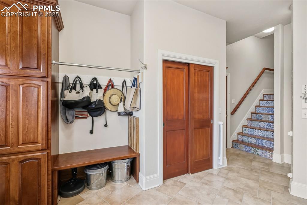 Image 21 of 50: Mud Room