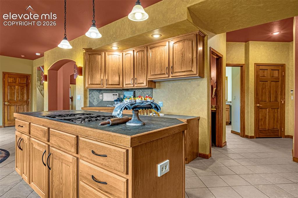 Image 16 of 47: Kitchen