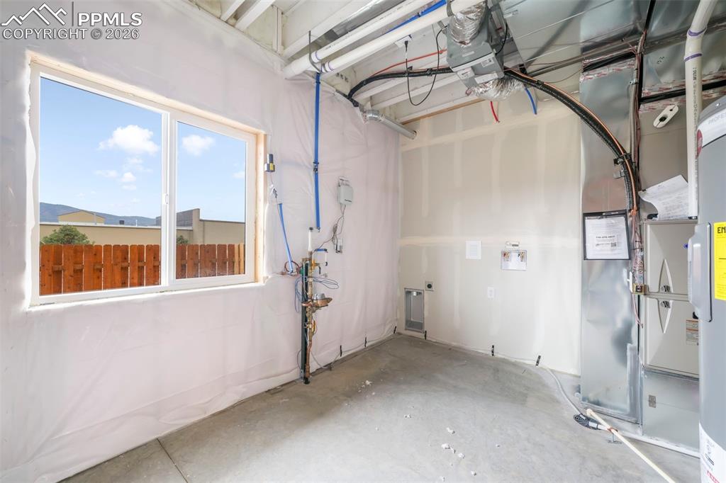 Image 31 of 50: This photo is from the same floor plan next door.