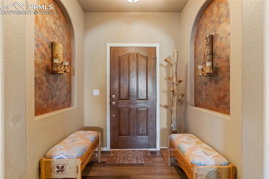 Image 15 of 29: Entry