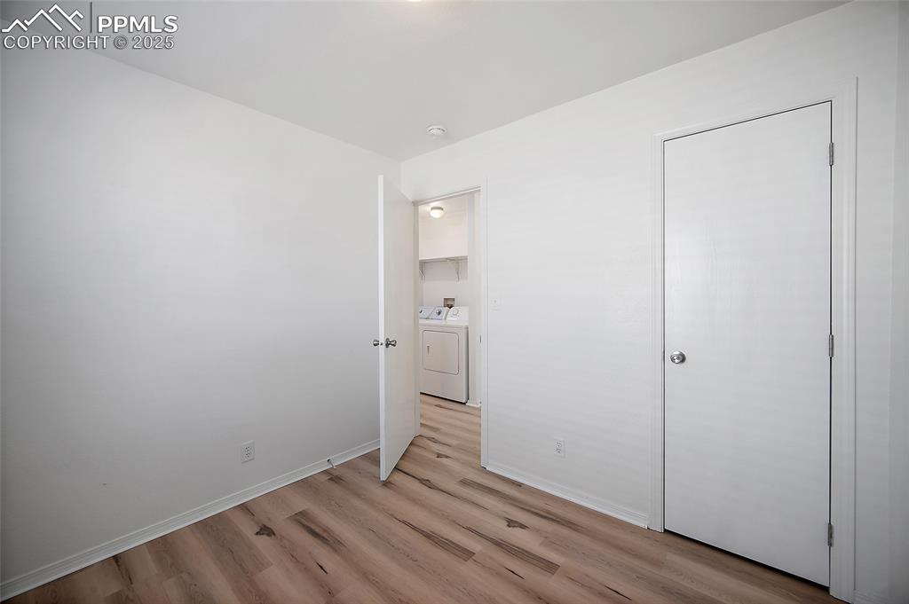 Image 19 of 31: Bedroom