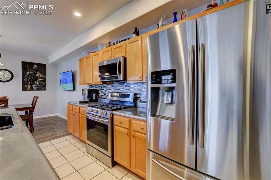Listing 1996278, Image 9 of 39