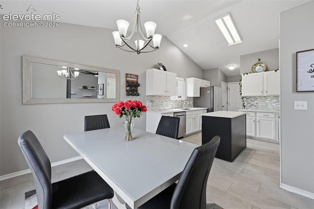 Image 10 of 34: Dining Area