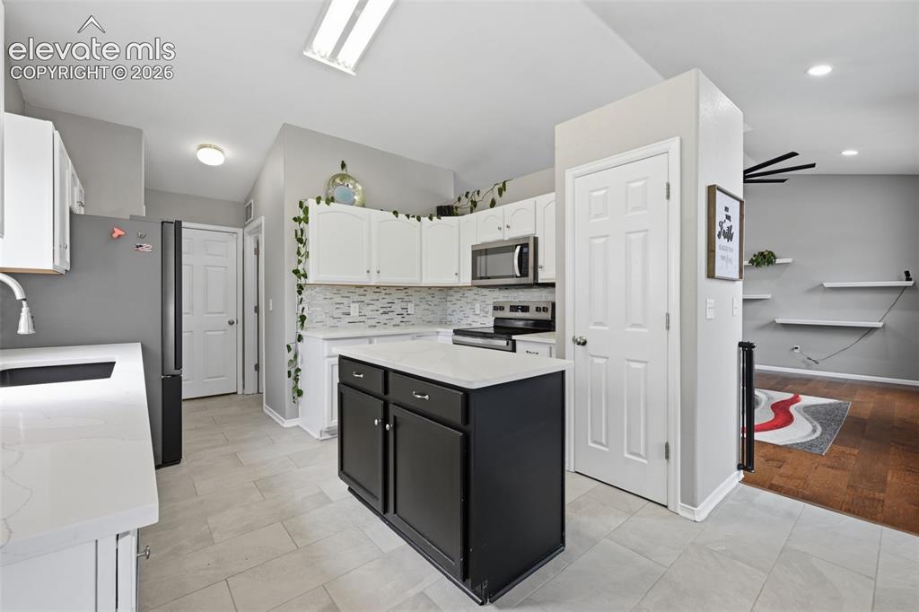 Image 11 of 34: Kitchen
