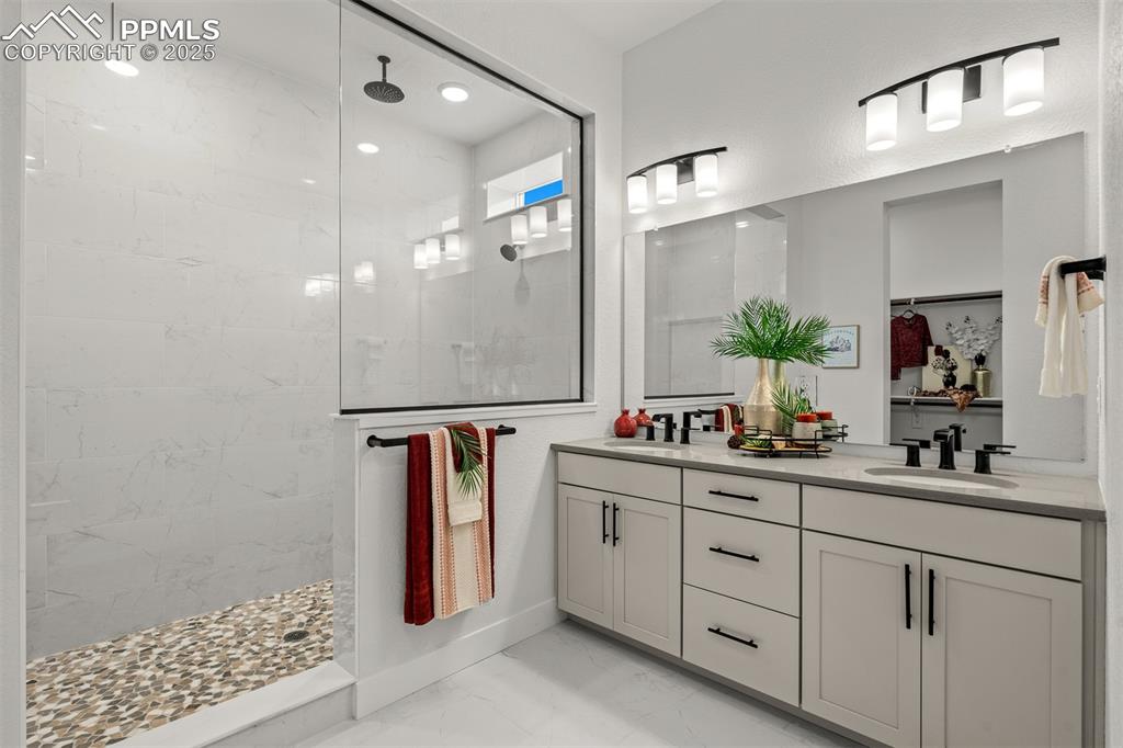 Image 19 of 43: Master Bathroom
