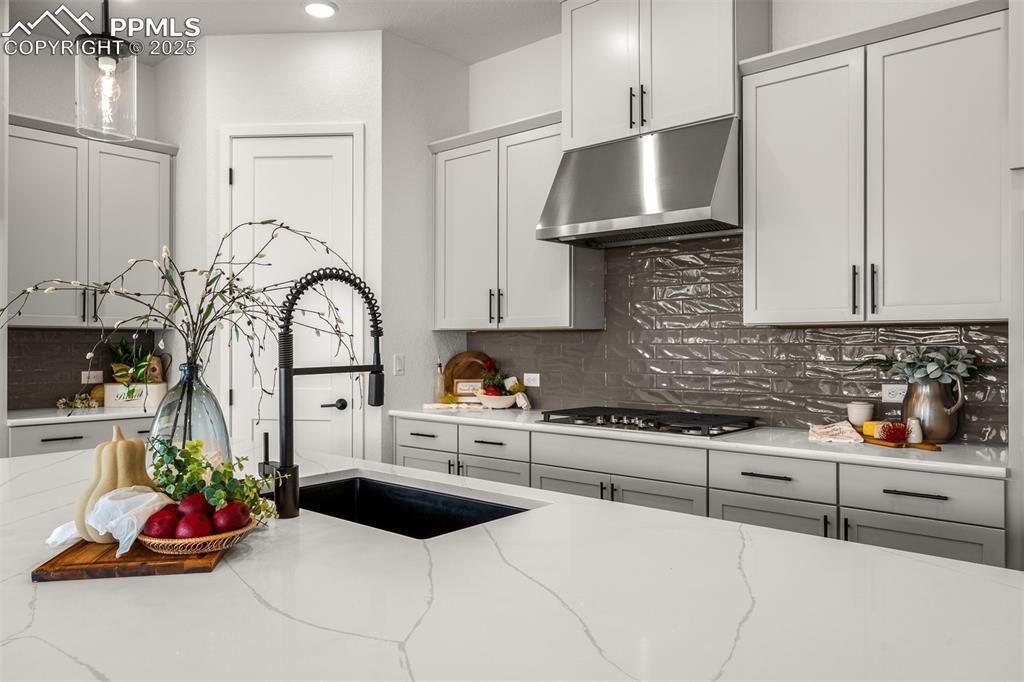 Image 6 of 43: Kitchen